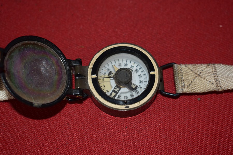 BRITISH ARMY SOLDIERS WRIST COMPASS-SOLD
